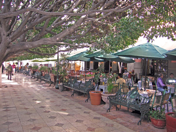Outdoor cafes line the plaza, Guanajuato, Mexico