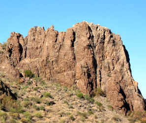 HIKING IN LOST DUTCHMAN STATE PARK