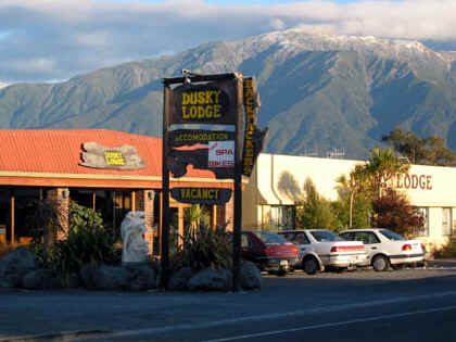 DUSKY LODGE YHA...KAIKOURA, NZ