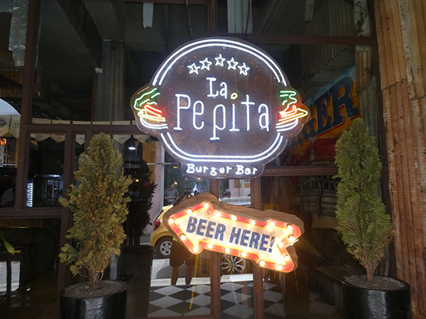 La Pepita Burger Bar, Cartagena, Colombia